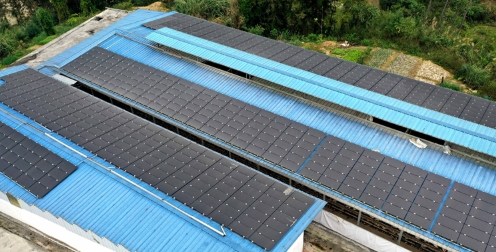 Estrutura galvanizada Sistema de energia solar completo 300W-20KW Alta eficiência 15%-22% Equipamento fotovoltaico off-grid para abastecimento de energia doméstica e agrícola
